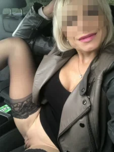 Dame mature très chaude Vitry-sur-Seine : Besoin de chair fraîche